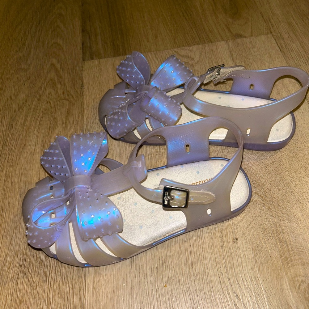 Mini Melissa Toddlers' Mini Aranha Disco Bow Sandals - Iridescent